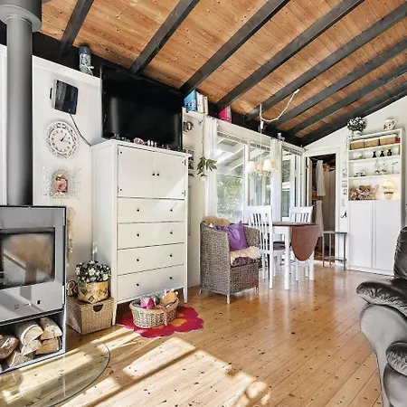 Two-bedroom Holiday In Prasto *
